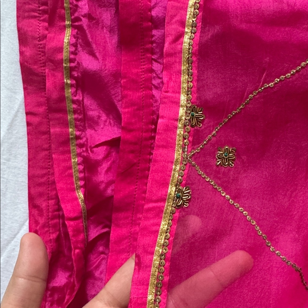 New designer Indian Magenta silk with organza with golden hand embroidered Saree - Picture 8 of 8